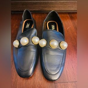 Never worn loafers from zara. Perfect with any outfit